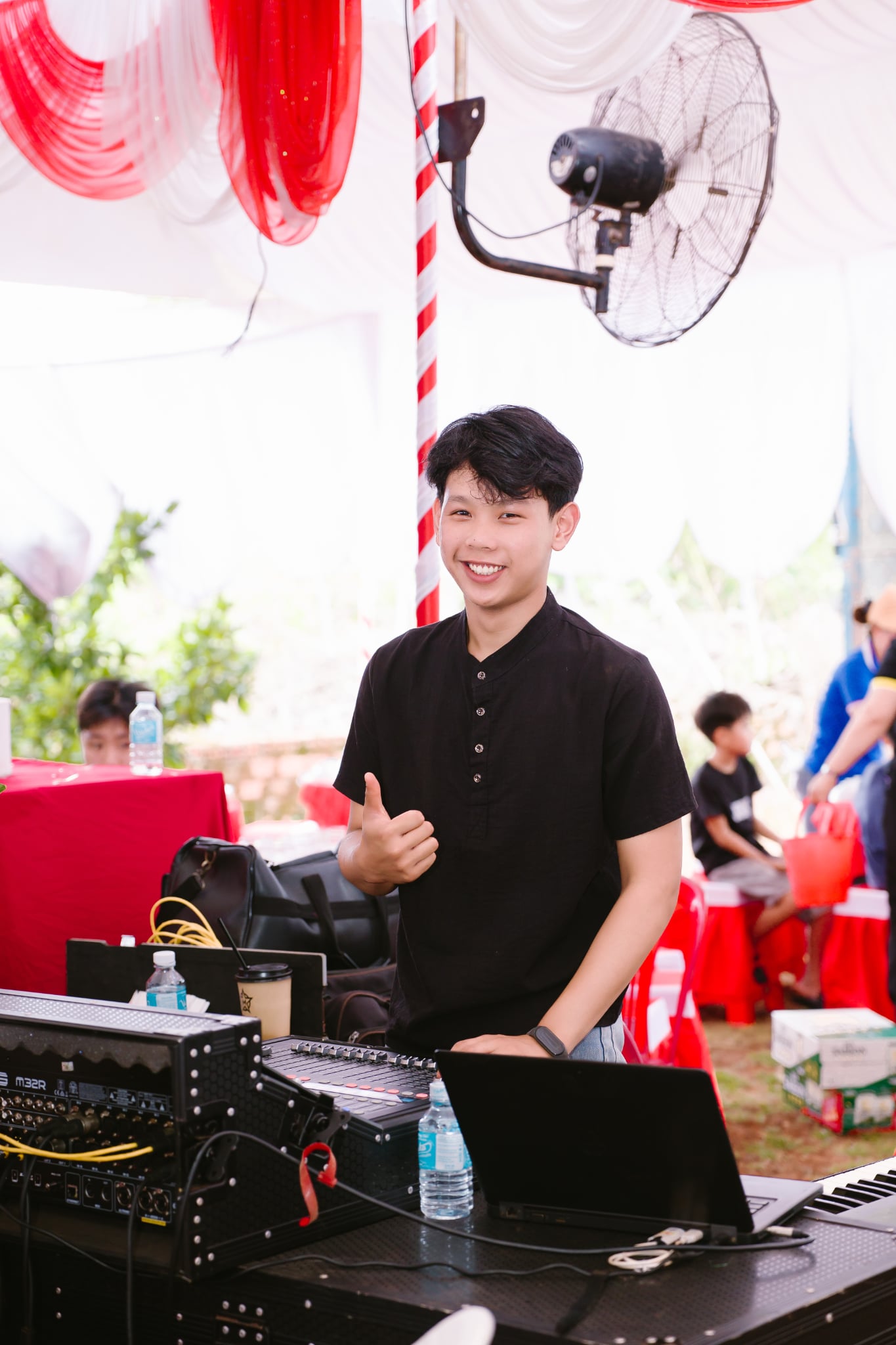 Sound Engineer Xuân Kiệt - Tận tâm và chuyên nghiệp trong từng buổi soundcheck